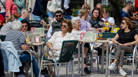 Clientes en una terraza