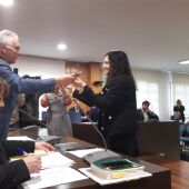 María Pan recibe el bastón de mando del Concello de Cambre