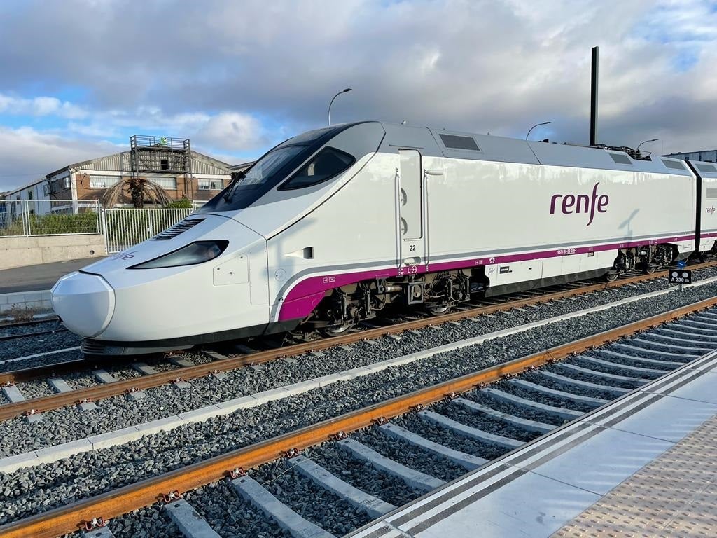 Renfe reinicia las obras del aparcamiento de la estación de tren de Sagunto Renfe reinicia las obras del aparcamiento de la estación de tren de Sagunto
