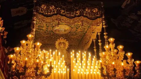 María Santísima de la Esperanza Coronada María Santísima de la Esperanza Coronada