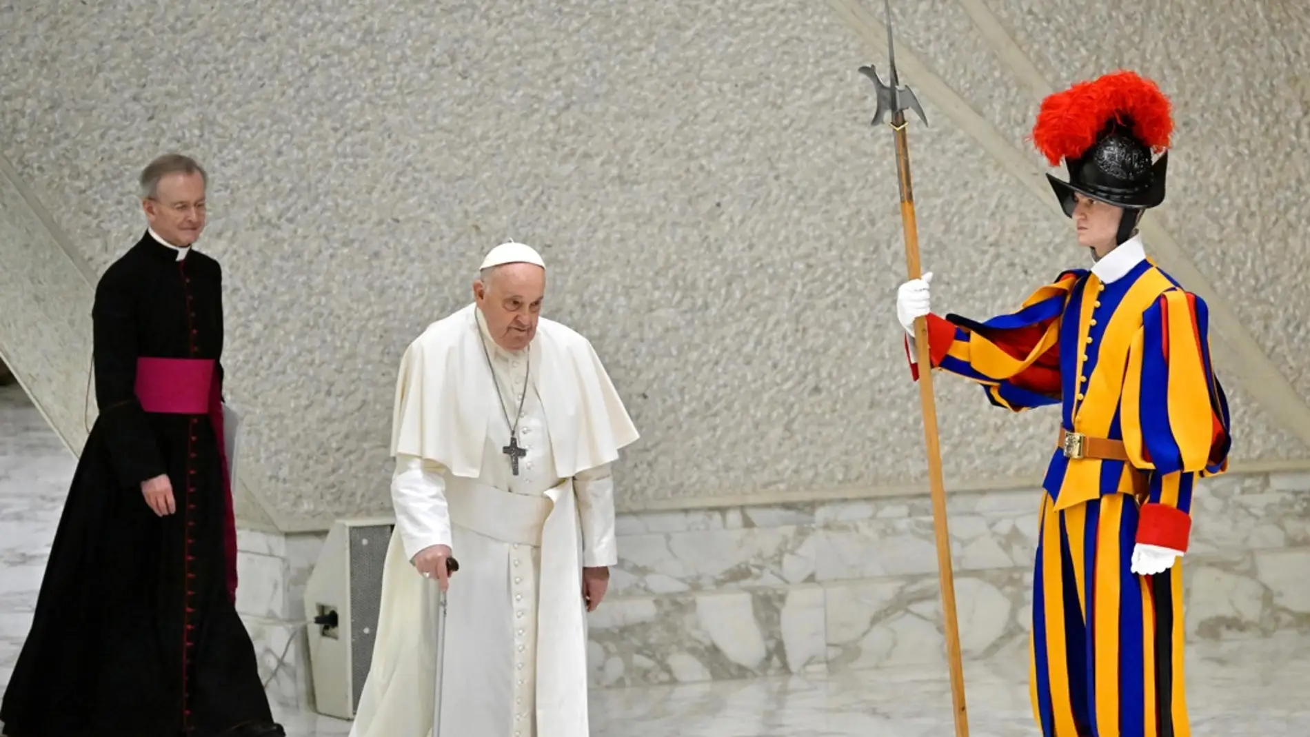 El papa presidirá la Vigilia del Sábado Santo después de renunciar al via crucis
