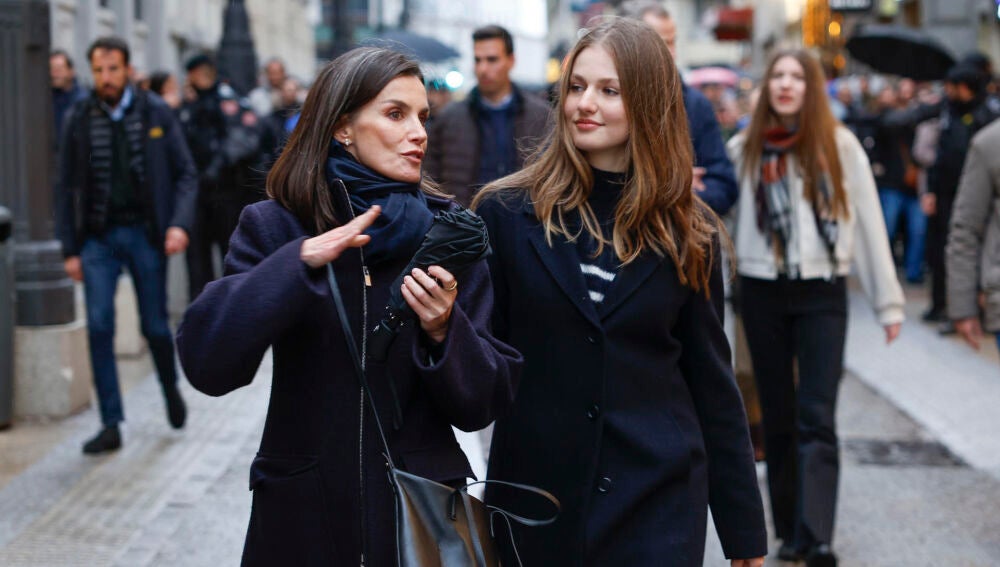 La Reina Letizia y la princesa Leonor 