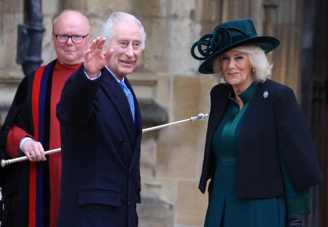 Carlos III asiste a la misa de Pascua en su primera aparición pública desde su diagnóstico de cáncer Carlos III asiste a la misa de Pascua en su primera aparición pública desde su diagnóstico de cáncer