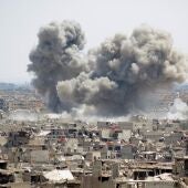 Foto archivo. Vista de un bombardeo en Damasco