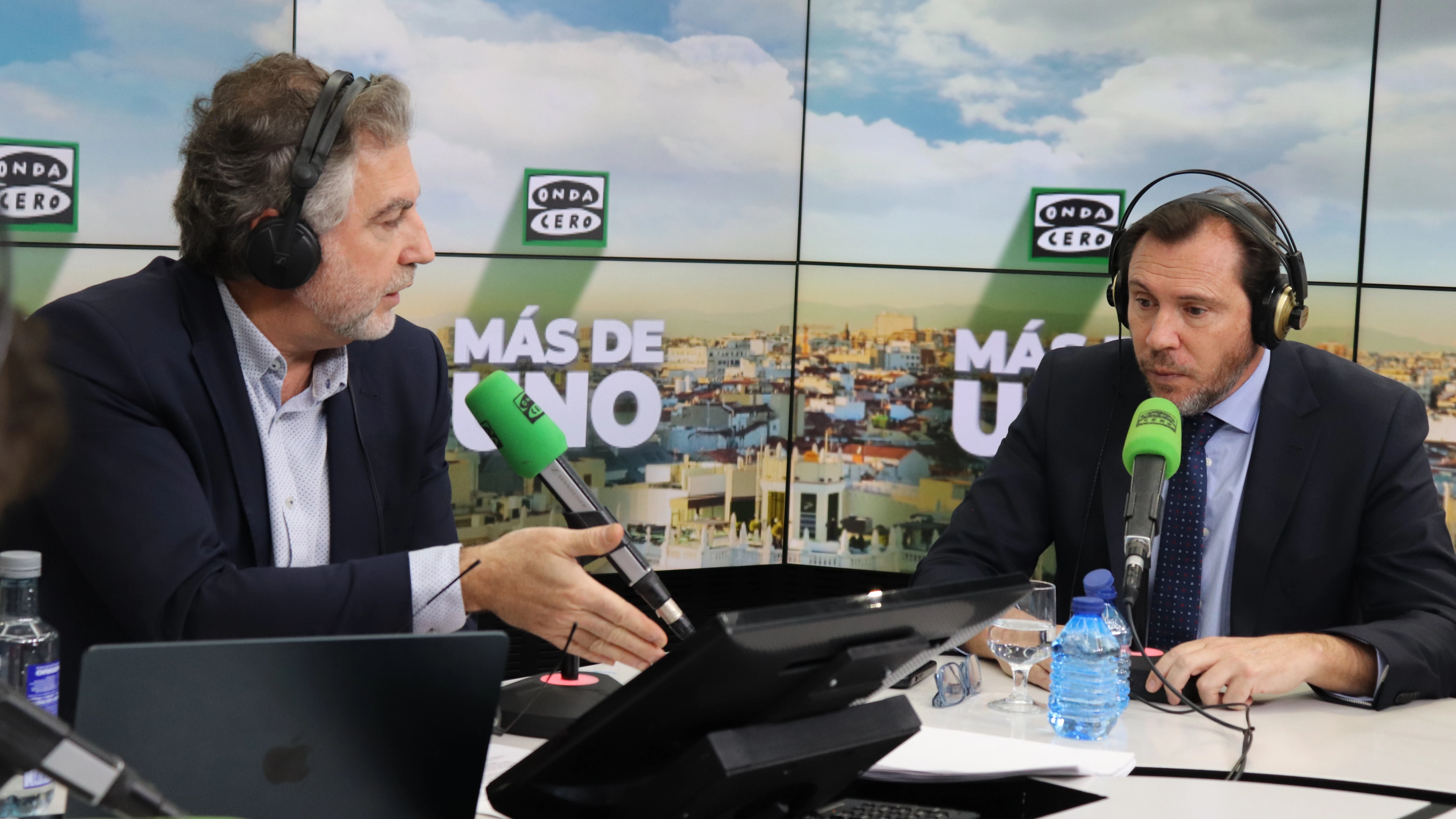 El ministro de Transportes y Movilidad Sostenible, Óscar Puente, en 'Más de uno' con Carlos Alsina