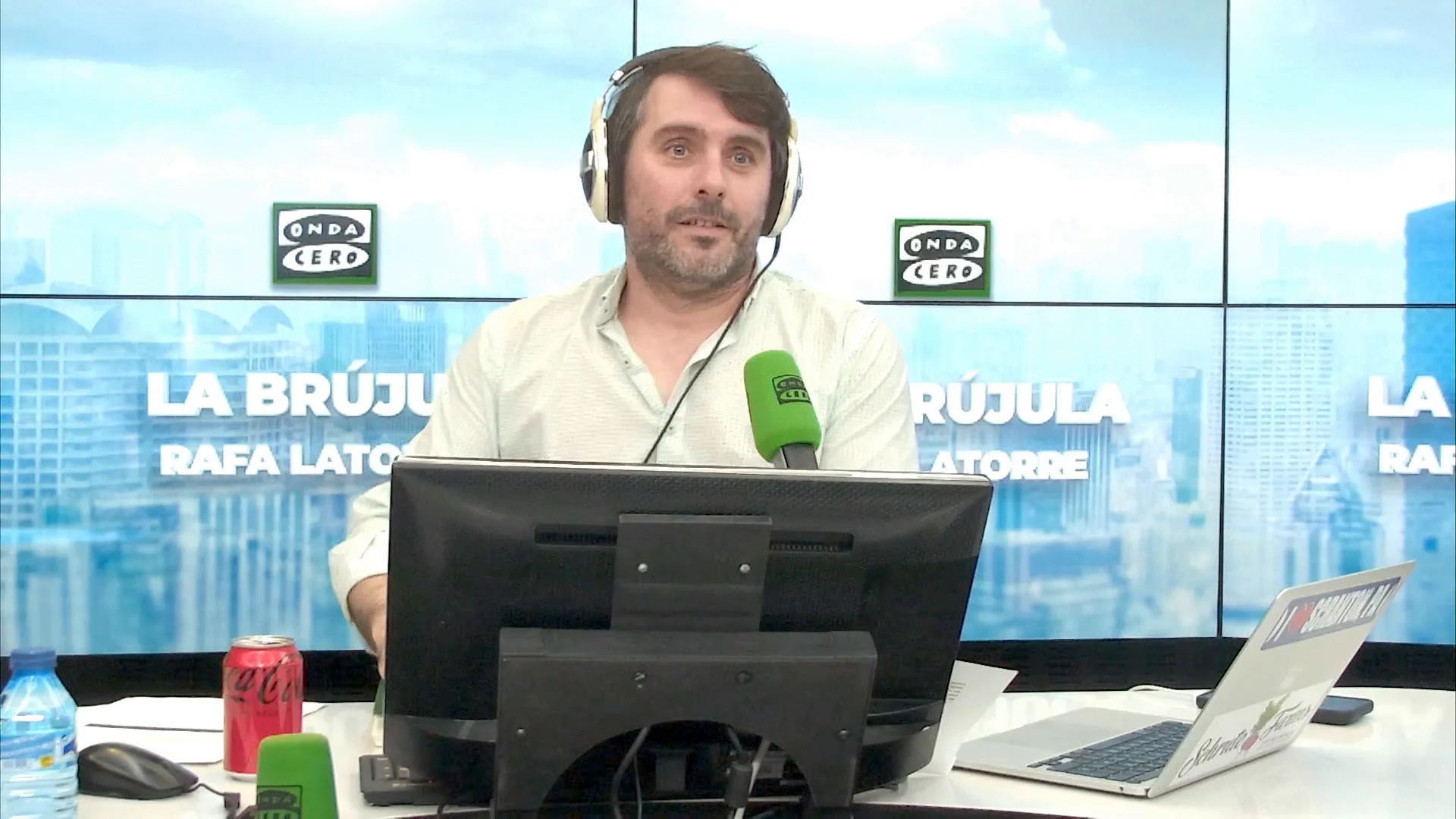El monólogo de las ocho: "Sánchez y Puente se han instalado un espejito mágico pagado por los españoles"