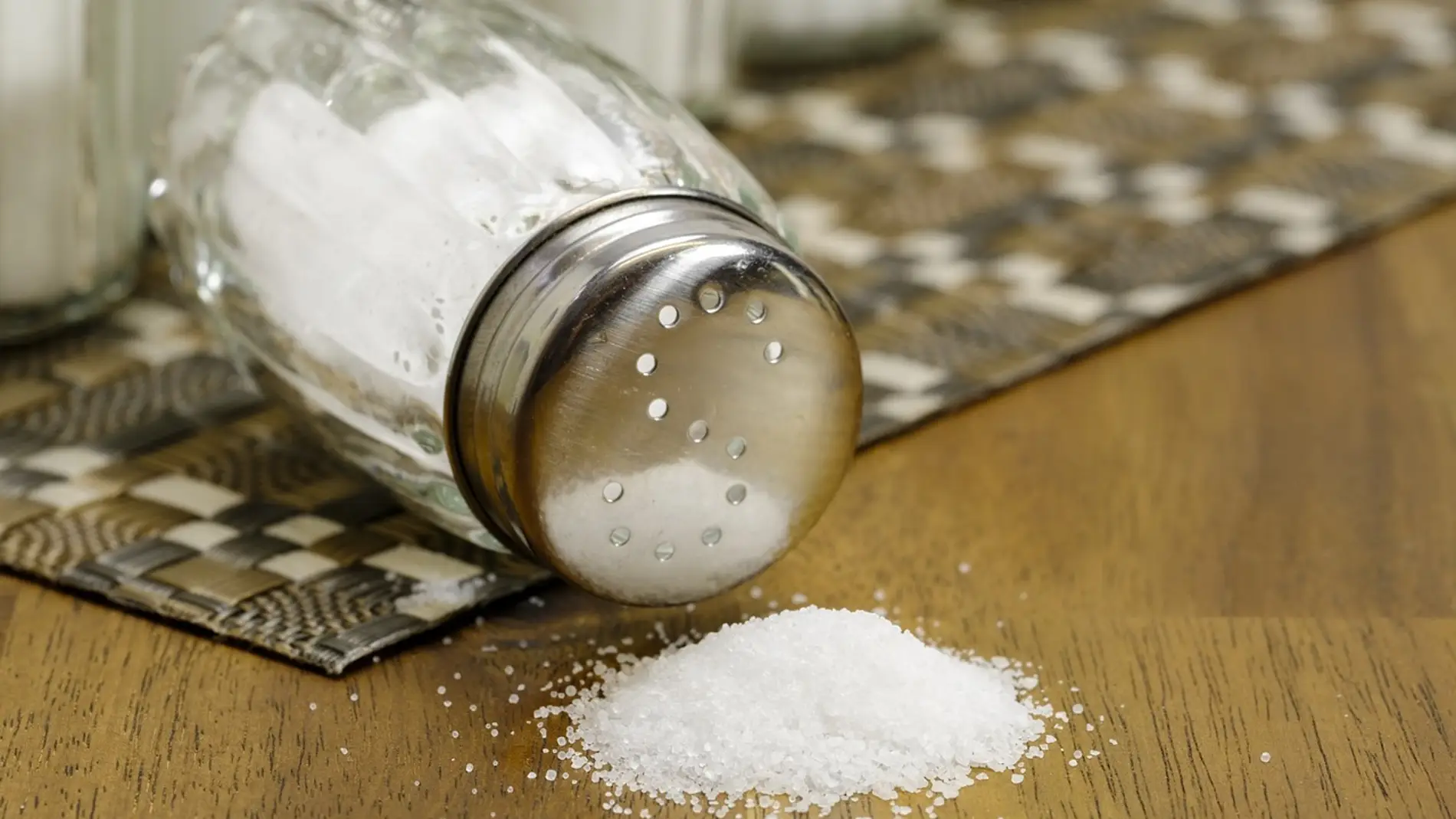 Así afecta el exceso de sal a nuestro organismo según la ciencia