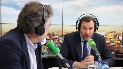 El ministro de Transportes y Movilidad Sostenible, Óscar Puente, en &#39;Más de uno&#39; con Carlos Alsina