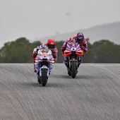 Imagen de Marc Márquez y Jorge Martín durante el Gran Premio de Portimao Imagen de Marc Márquez y Jorge Martín durante el Gran Premio de Portimao