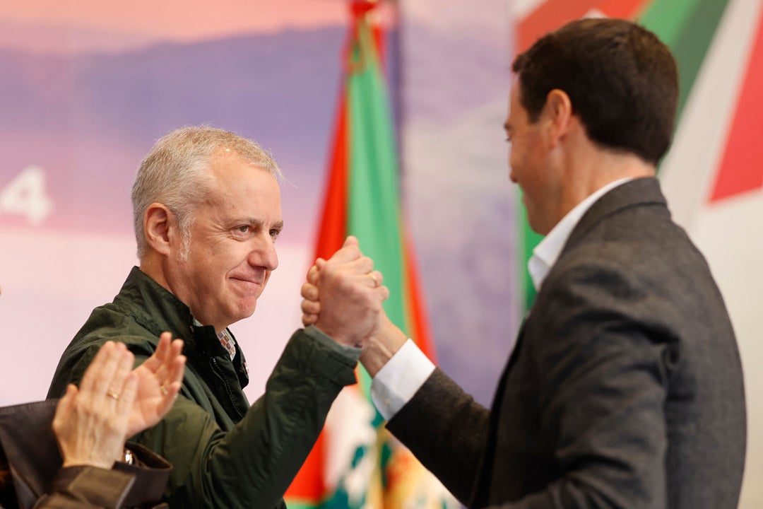 PNV y Bildu buscan el desempate de las encuestas de cara a las elecciones del 21A PNV y Bildu buscan el desempate de las encuestas de cara a las elecciones del 21A