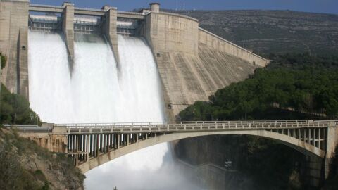 "Los embalses continúan en aumento" "Los embalses continúan en aumento"