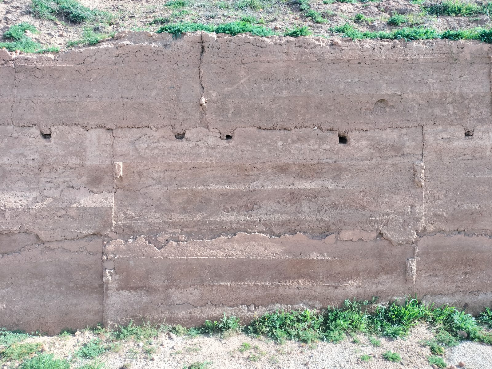 Murallas de tierra y tapial de la provincia Murallas de tierra y tapial de la provincia