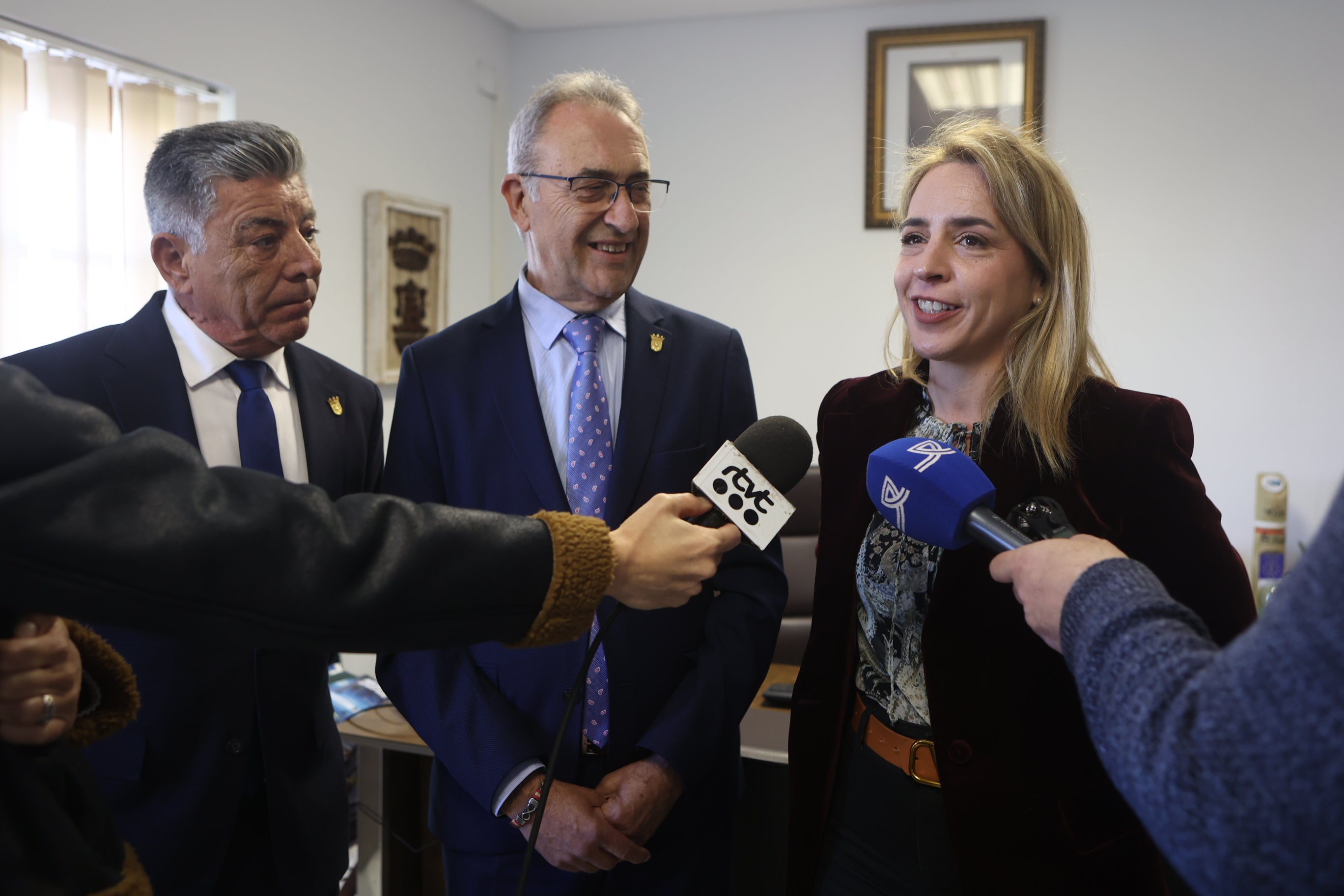 El alcalde de Tarifa reclama a la Diputación de Cádiz actuaciones en la red de vías rurales El alcalde de Tarifa reclama a la Diputación de Cádiz actuaciones en la red de vías rurales