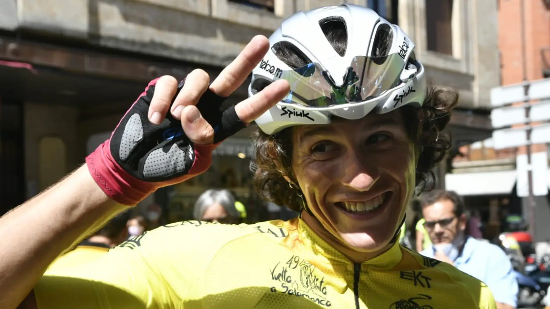 El ganador de la Vuelta a Salamanca de 2021, Vinicius Rangel, celebra su victoria
