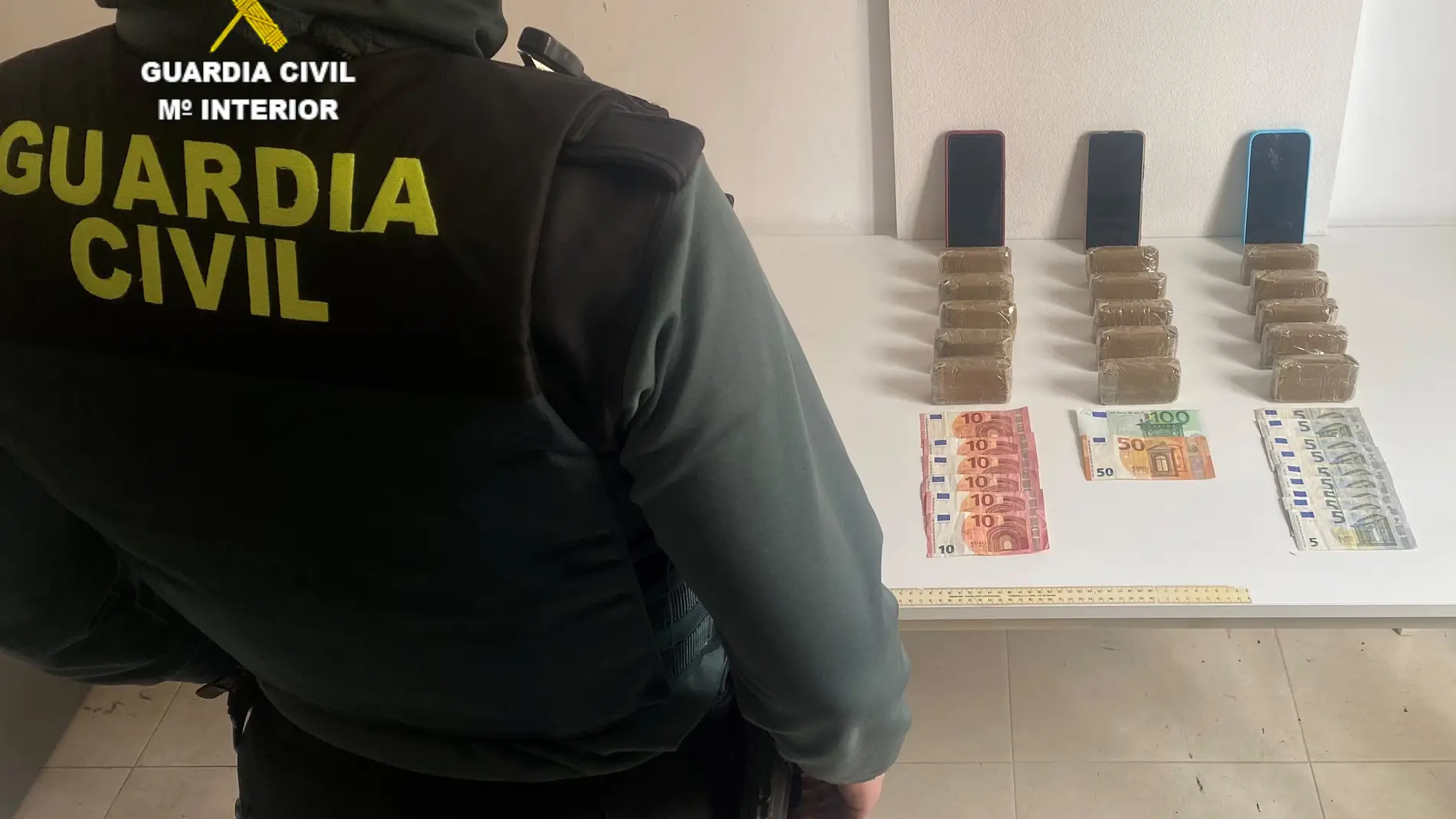 Detenidos en Peñiscola con1,5 kilogramos de polen hachís
