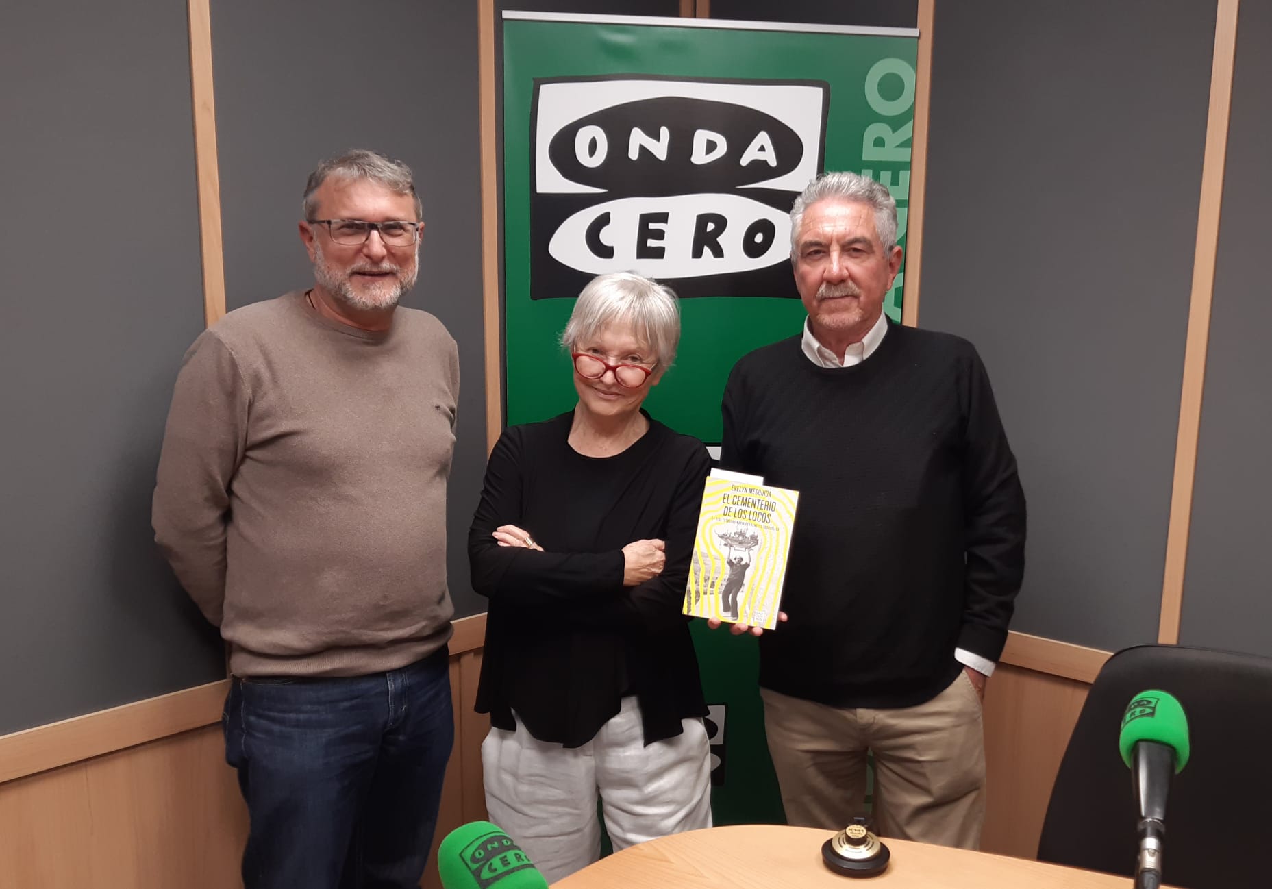 'El Cementerio de los Locos' de la periodista alicantina Evelyn Mesquida en Onda Literaria 'El Cementerio de los Locos' de la periodista alicantina Evelyn Mesquida en Onda Literaria