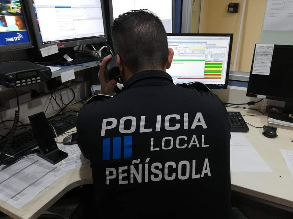 La Policía Local de Peñíscola retira 178 puntos de venta 'top manta' durante Semana Santa La Policía Local de Peñíscola retira 178 puntos de venta 'top manta' durante Semana Santa