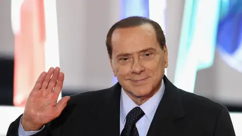 Silvio Berlusconi o el hombre que reinventó el populismo Silvio Berlusconi o el hombre que reinventó el populismo