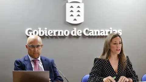 La consejera de Turismo y Empleo, Jéssica de León, y el director general de Ordenación, Formación y Promoción Turística, Miguel Ángel Rodríguez durante la presentación anteproyecto del Ley de Ordenación Sostenible del Uso Turístico de Viviendas La consejera de Turismo y Empleo, Jéssica de León, y el director general de Ordenación, Formación y Promoción Turística, Miguel Ángel Rodríguez durante la presentación anteproyecto del Ley de Ordenación Sostenible del Uso Turístico de Viviendas