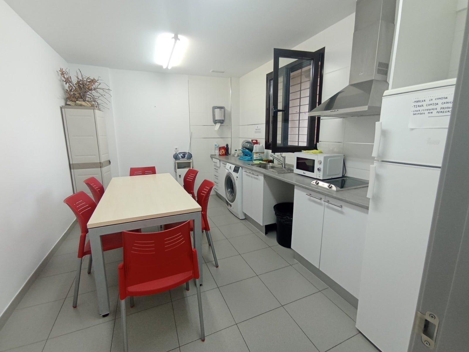 500 escolares realizan el Camino de Santiago a su paso por Segovia capital durante los meses de abril, mayo y junio 500 escolares realizan el Camino de Santiago a su paso por Segovia capital durante los meses de abril, mayo y junio