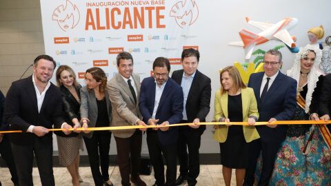 Inauguración de la base de la compañía aérea easyJet en el Aeropuerto Alicante-Elche &#39;Miguel Hernández&#39;. 