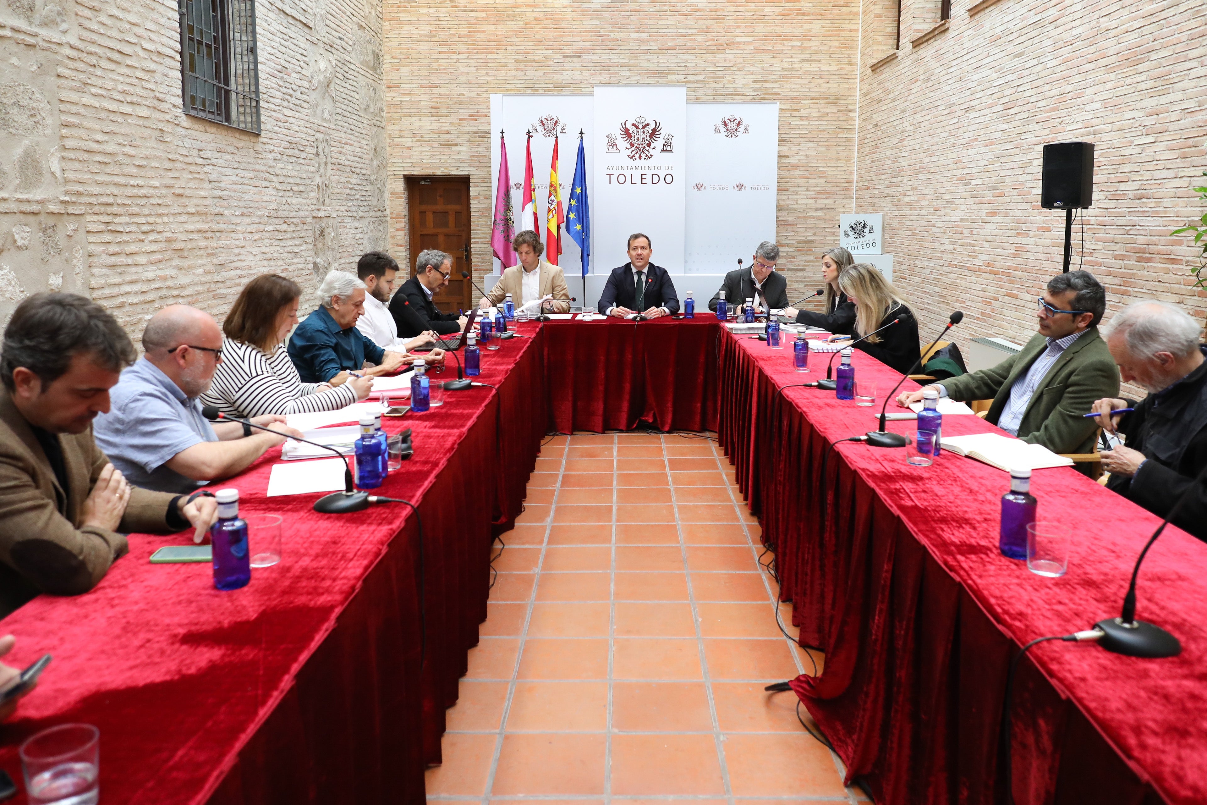 Velázquez reafirma su compromiso con el Tajo y avanza nuevas actuaciones del Plan de Vertidos Cero Velázquez reafirma su compromiso con el Tajo y avanza nuevas actuaciones del Plan de Vertidos Cero