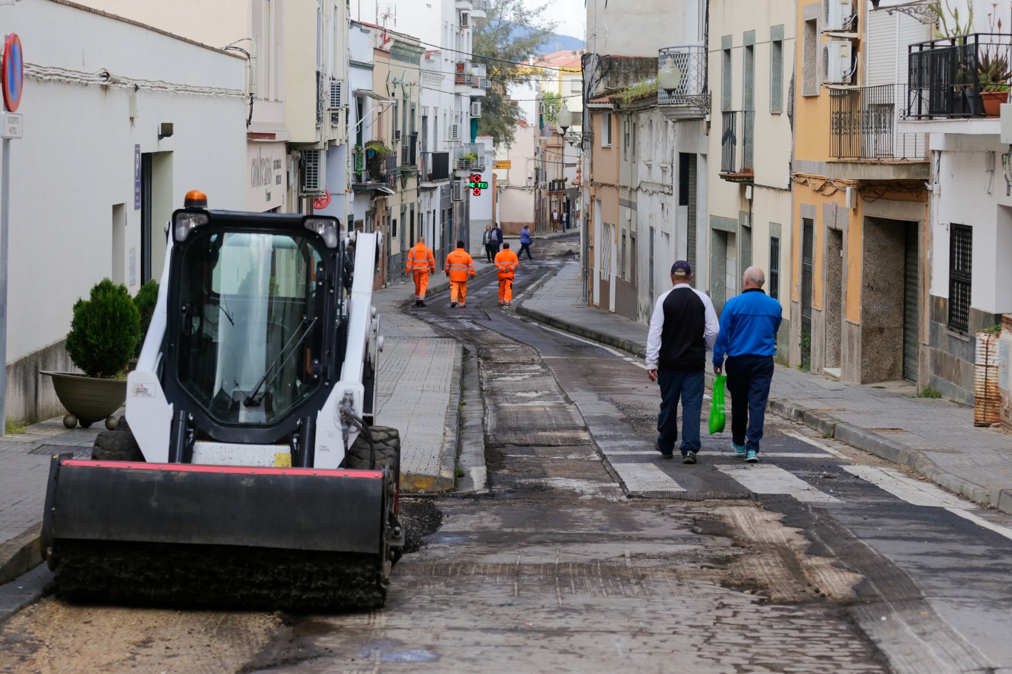 Cortes de tráfico en la calle Suárez Somonte debido a obras de fresado Cortes de tráfico en la calle Suárez Somonte debido a obras de fresado