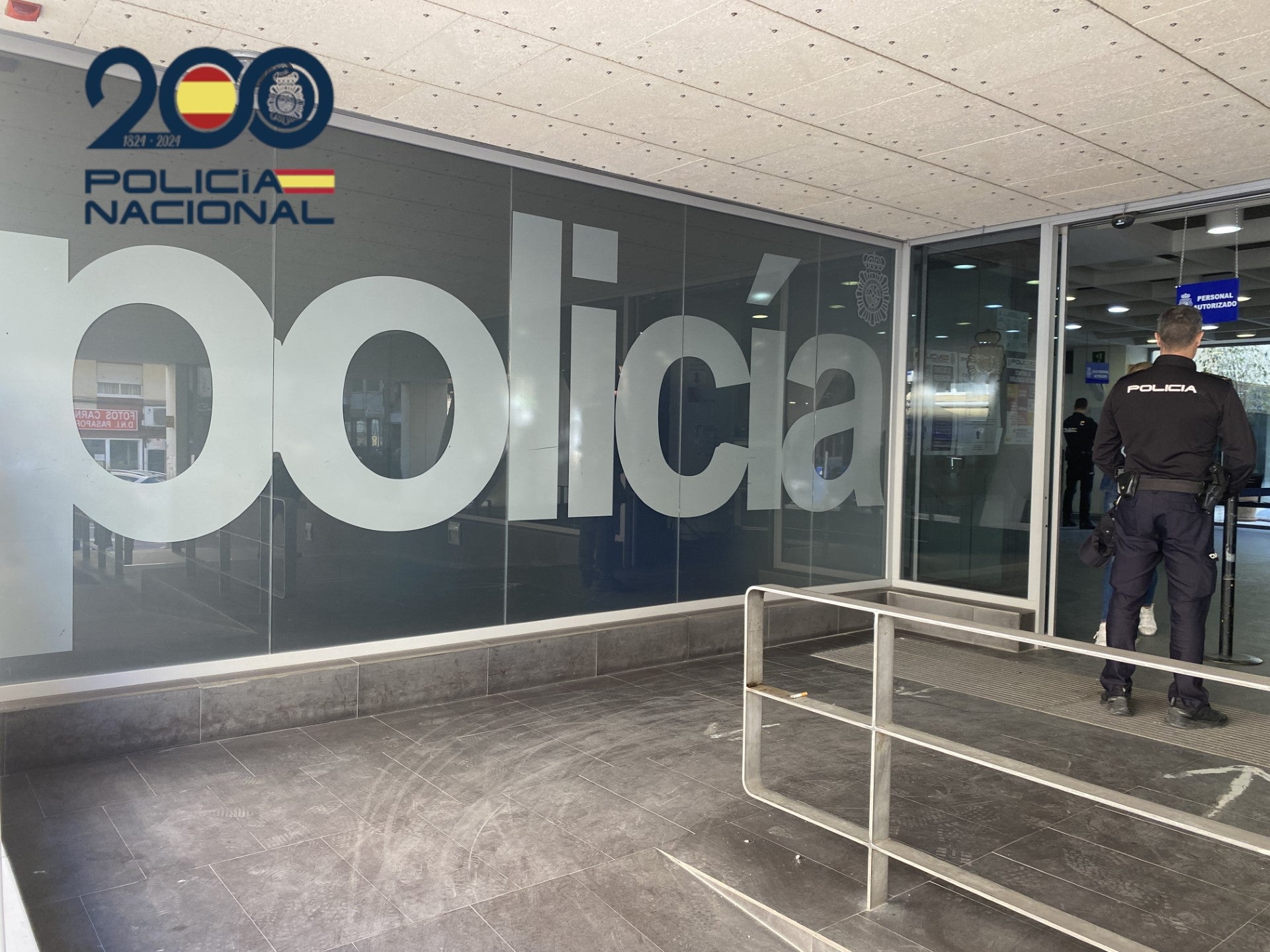 Detenido por hacer pintadas con contenido sexual y vejatorio en el coche de su expareja Detenido por hacer pintadas con contenido sexual y vejatorio en el coche de su expareja