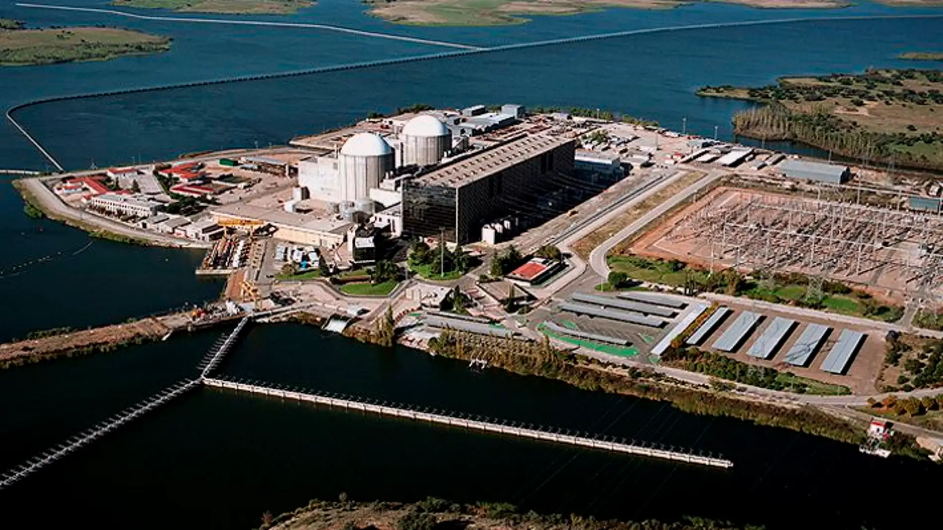 La Nuclear de Almaraz generó en 2023 el 7% del consumo eléctrico nacional y trabaja en el escenario de cierre y en el de prórroga