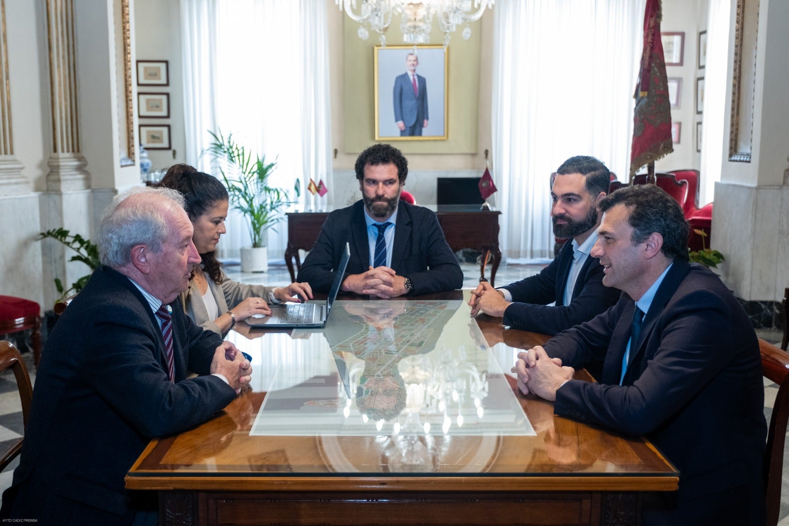 El Ayuntamiento de Cádiz abre líneas de colaboración con el Clúster Marítimo Naval de Cádiz El Ayuntamiento de Cádiz abre líneas de colaboración con el Clúster Marítimo Naval de Cádiz