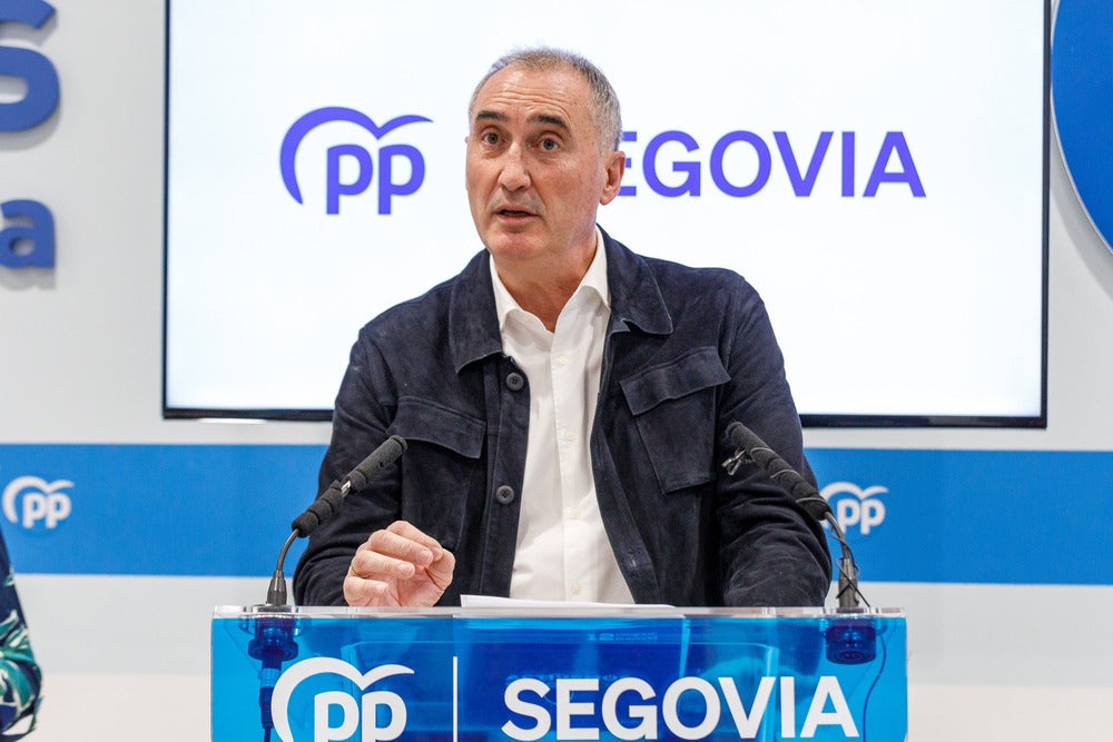 Los propietarios de los terrenos junto a la estación del AVE autorizan su uso como aparcamiento Los propietarios de los terrenos junto a la estación del AVE autorizan su uso como aparcamiento
