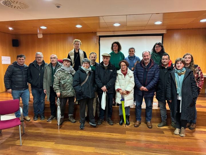 Asociaciones vecinales de Santiago se unen parea demandar una mayor coordinación en la ordenación del entorno del CHUS Asociaciones vecinales de Santiago se unen parea demandar una mayor coordinación en la ordenación del entorno del CHUS