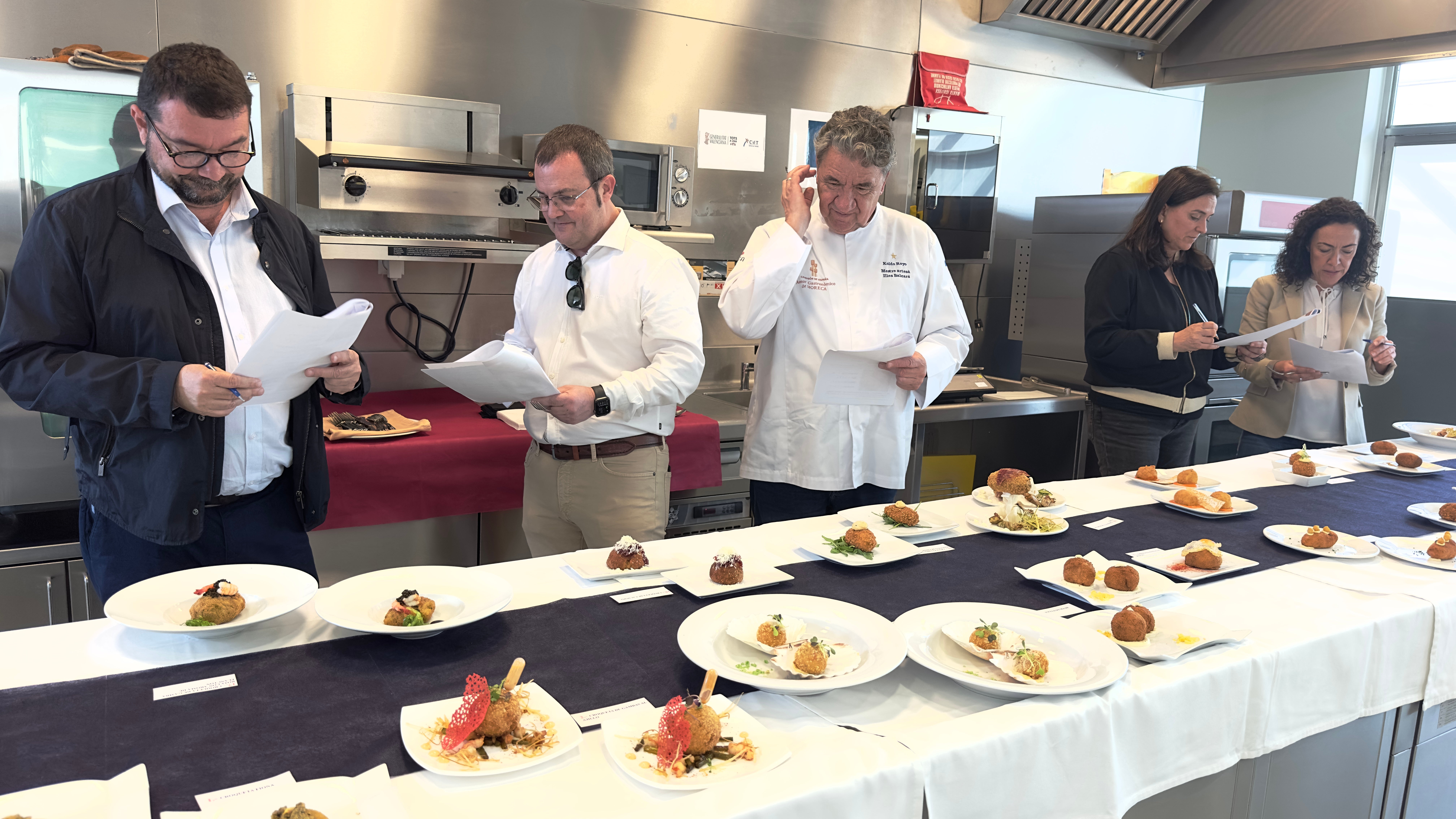 Tony Pérez comenta iniciativas gastronómicas como 'Croqueteando por Torrevieja' y '¡A todo tren! Tapas, dulces y tardeo' Tony Pérez comenta iniciativas gastronómicas como 'Croqueteando por Torrevieja' y '¡A todo tren! Tapas, dulces y tardeo'