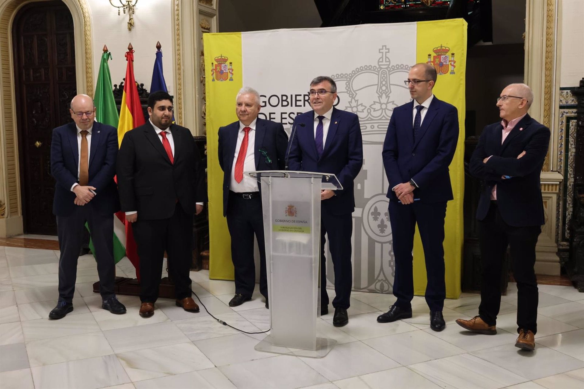 El Gobierno estudia usar la base de Armilla como campamento temporal de inmigrantes El Gobierno estudia usar la base de Armilla como campamento temporal de inmigrantes