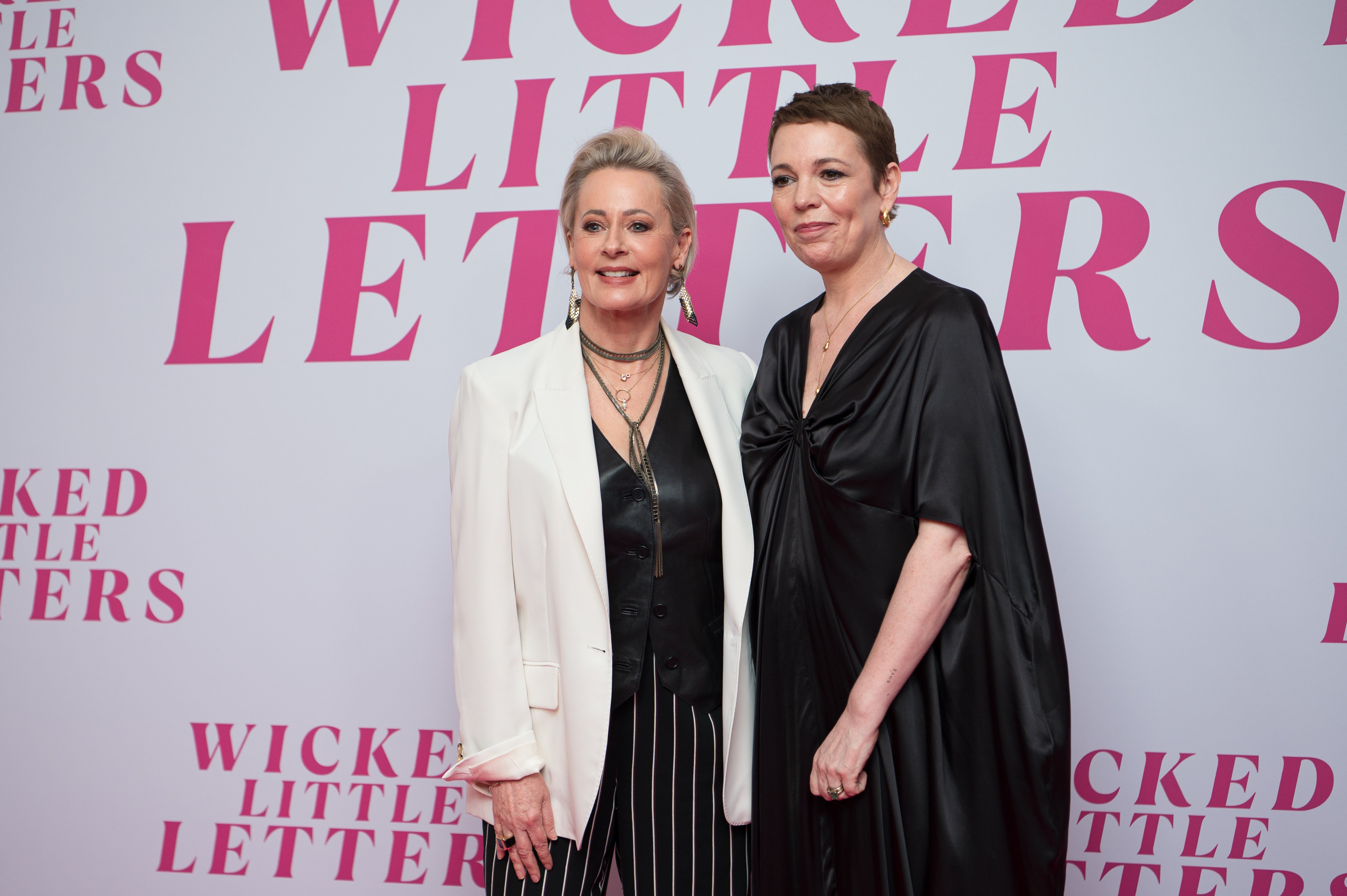 Territorio Kinótico: Olivia Colman y sus pequeñas cartas indiscretas llegan a los cines Territorio Kinótico: Olivia Colman y sus pequeñas cartas indiscretas llegan a los cines