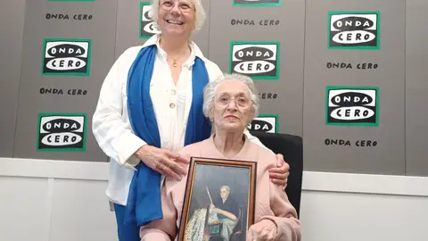 Mila Blanes y Teresa Galipienso en Villajoyosa Mila Blanes y Teresa Galipienso en Villajoyosa: una historia compartida en un cuadro
