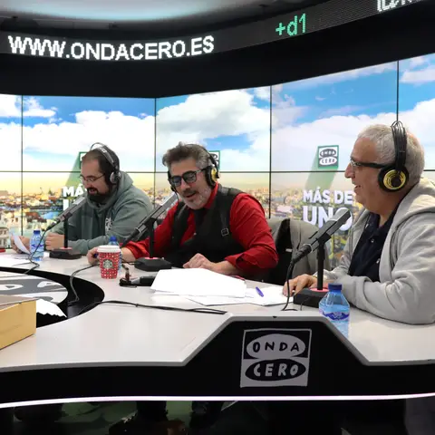 Leo Harlem, Agustín Jiménez y Borja Fernández Sedano durante la hora del humor de Más de uno Leo Harlem, Agustín Jiménez y Borja Fernández Sedano durante la hora del humor de Más de uno