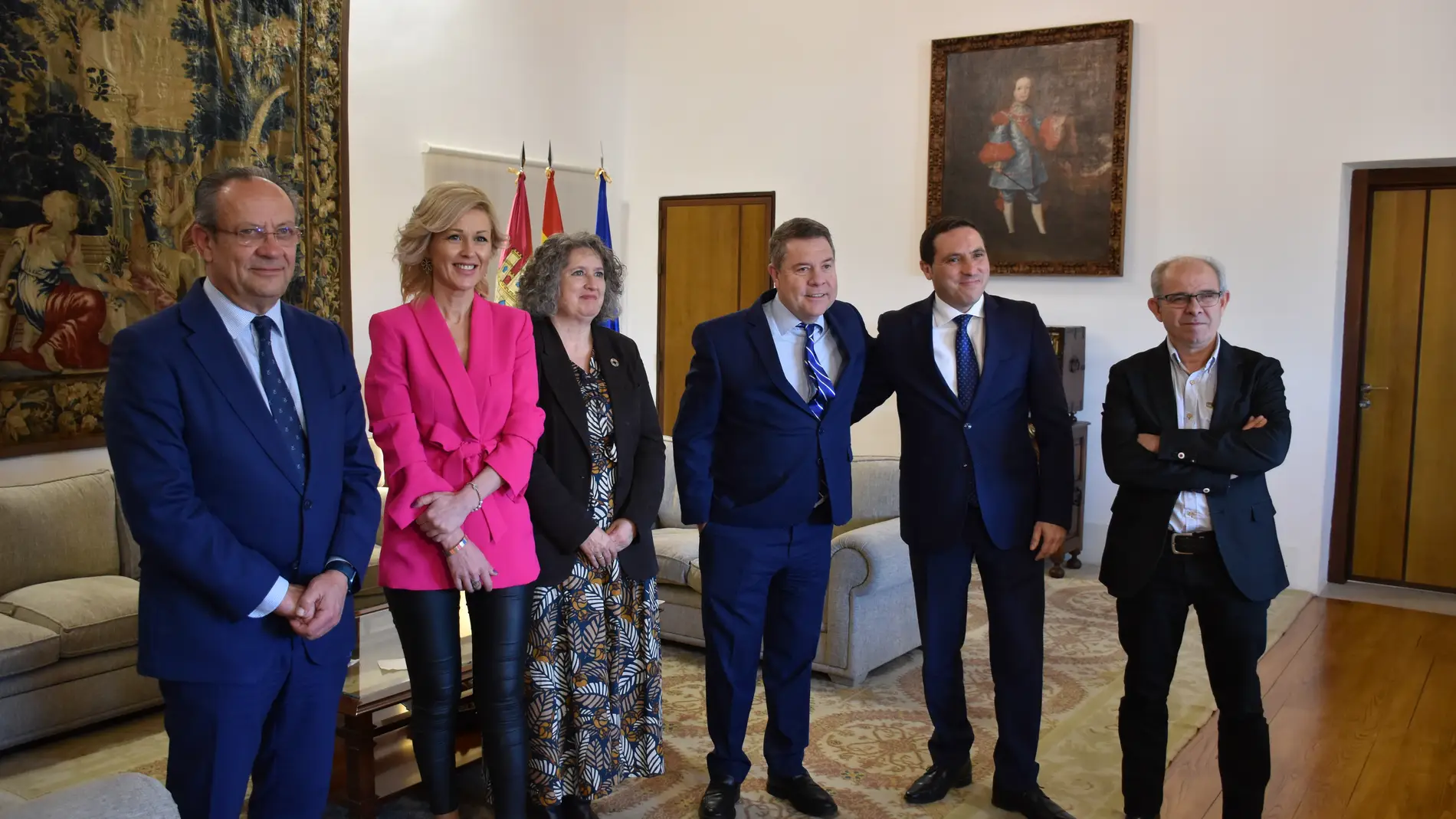 La delegada de la Junta y el presidente de la Diputación en la reunión en Toledo con el jefe del ejecutivo regional