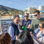 Arques explicando el proyecto del paseo de las Estrellas del Albir Arques explicando el proyecto del paseo de las Estrellas del Albir