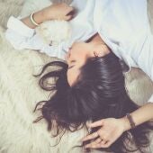 Hay cuatro formas de dormir y la ciencia te dice cómo afecta cada una de ellas a tu salud