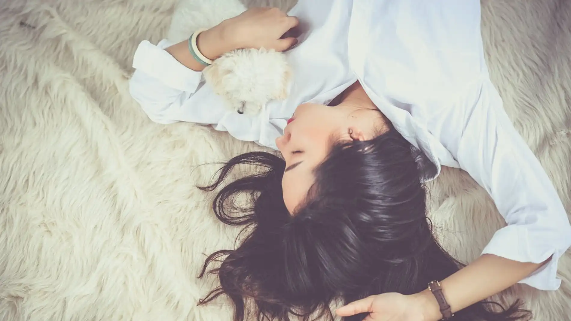 Hay cuatro formas de dormir y la ciencia te dice cómo afecta cada una de ellas a tu salud