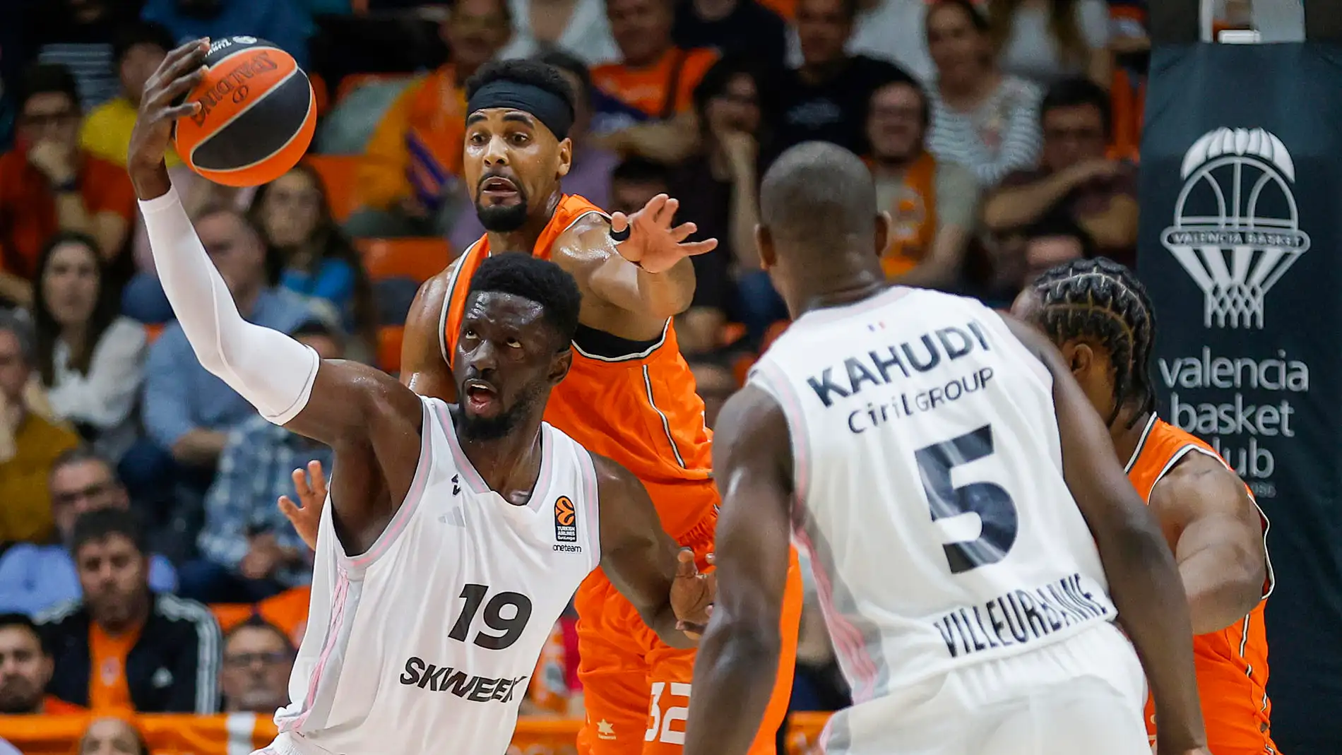 Valencia Basket analizará la debacle ante el ASVEL y si debe implicar cambios