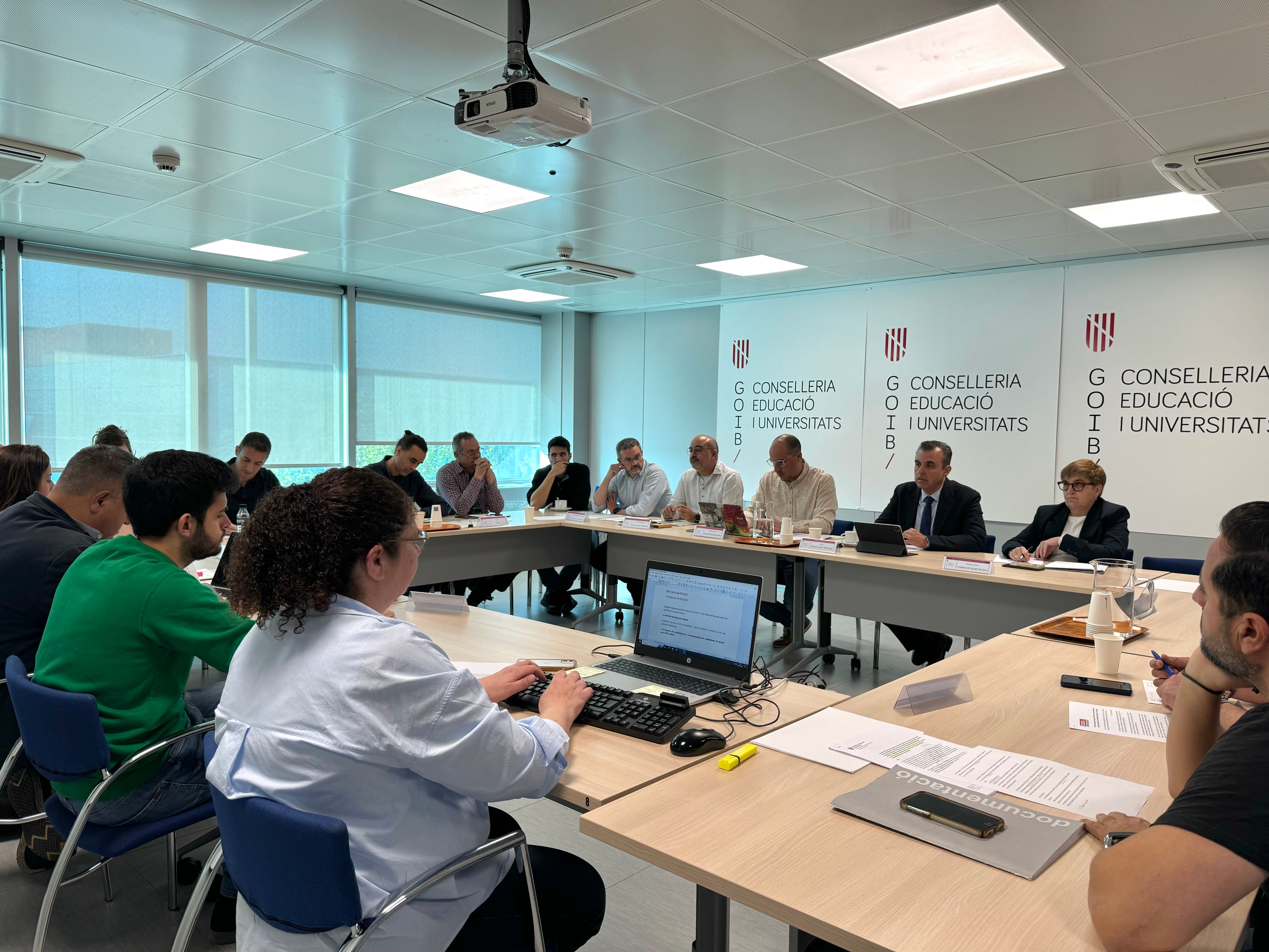 Educación da una semana de plazo para presentar enmiendas al Plan de libre elección de lengua ante las críticas sindicales Educación da una semana de plazo para presentar enmiendas al Plan de libre elección de lengua ante las críticas sindicales