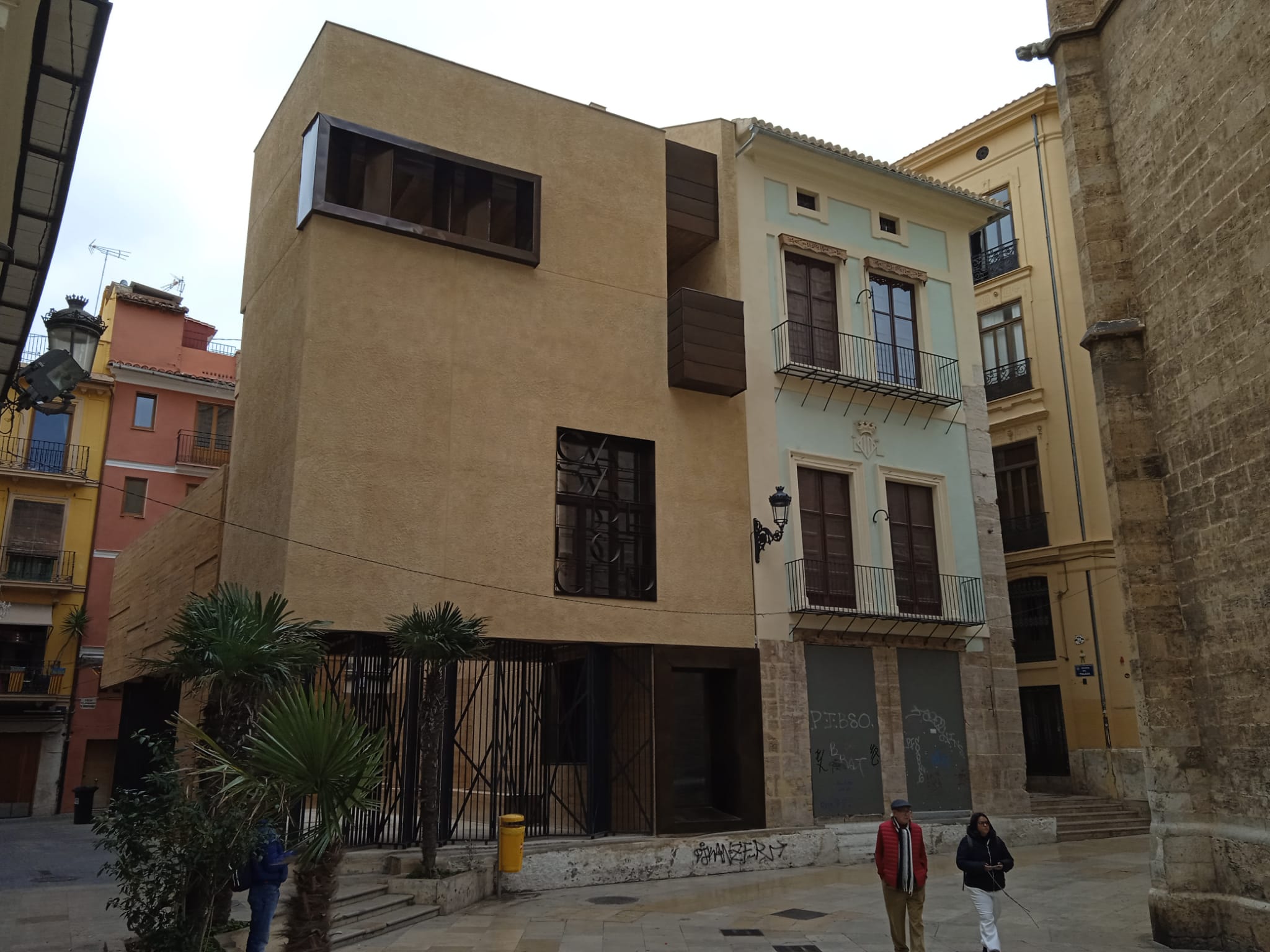 El Ayuntamiento licita la redacción del proyecto para transformar la Casa del Relojero en centro de interpretación del Santo Cáliz El Ayuntamiento licita la redacción del proyecto para transformar la Casa del Relojero en centro de interpretación del Santo Cáliz