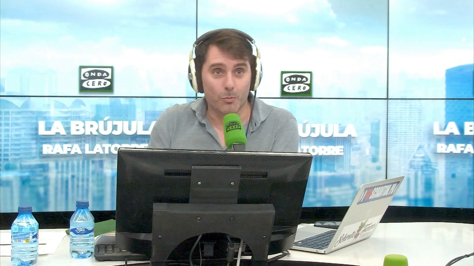 El monólogo de las ocho: "El más reciente enfrentamiento, la campaña emprendida por el Gobierno contra Ayuso" El monólogo de las ocho: "El más reciente enfrentamiento, la campaña emprendida por el Gobierno contra Ayuso"