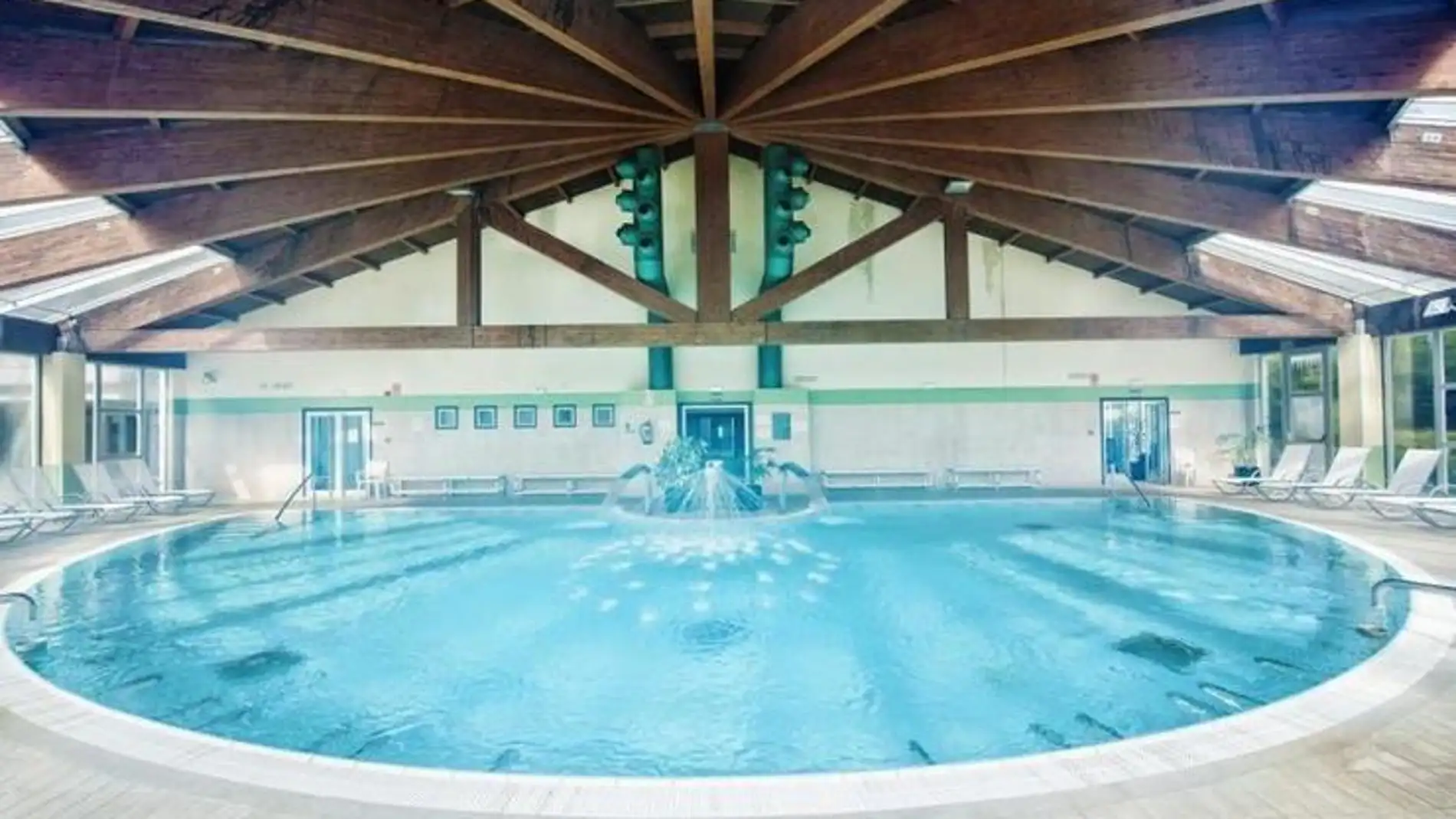Deputación e balnearios habilitan 500 prazas en piscinas termais a un prezo reducido