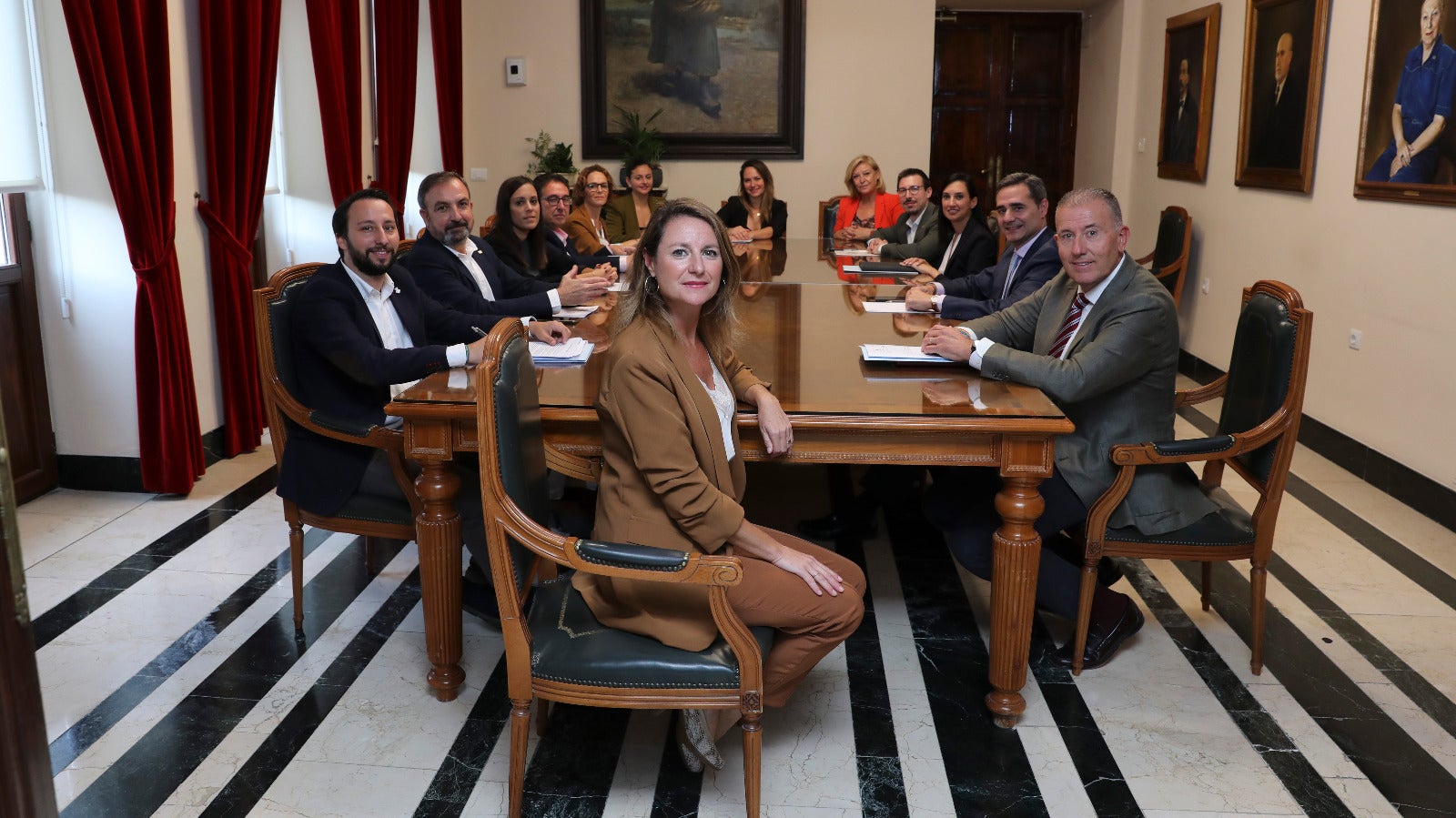 La JEZ vuelve a apercibir a Carrasco por "vulnerar" la ley y le insta a retirar "logros" de los perfiles La JEZ vuelve a apercibir a Carrasco por "vulnerar" la ley y le insta a retirar "logros" de los perfiles