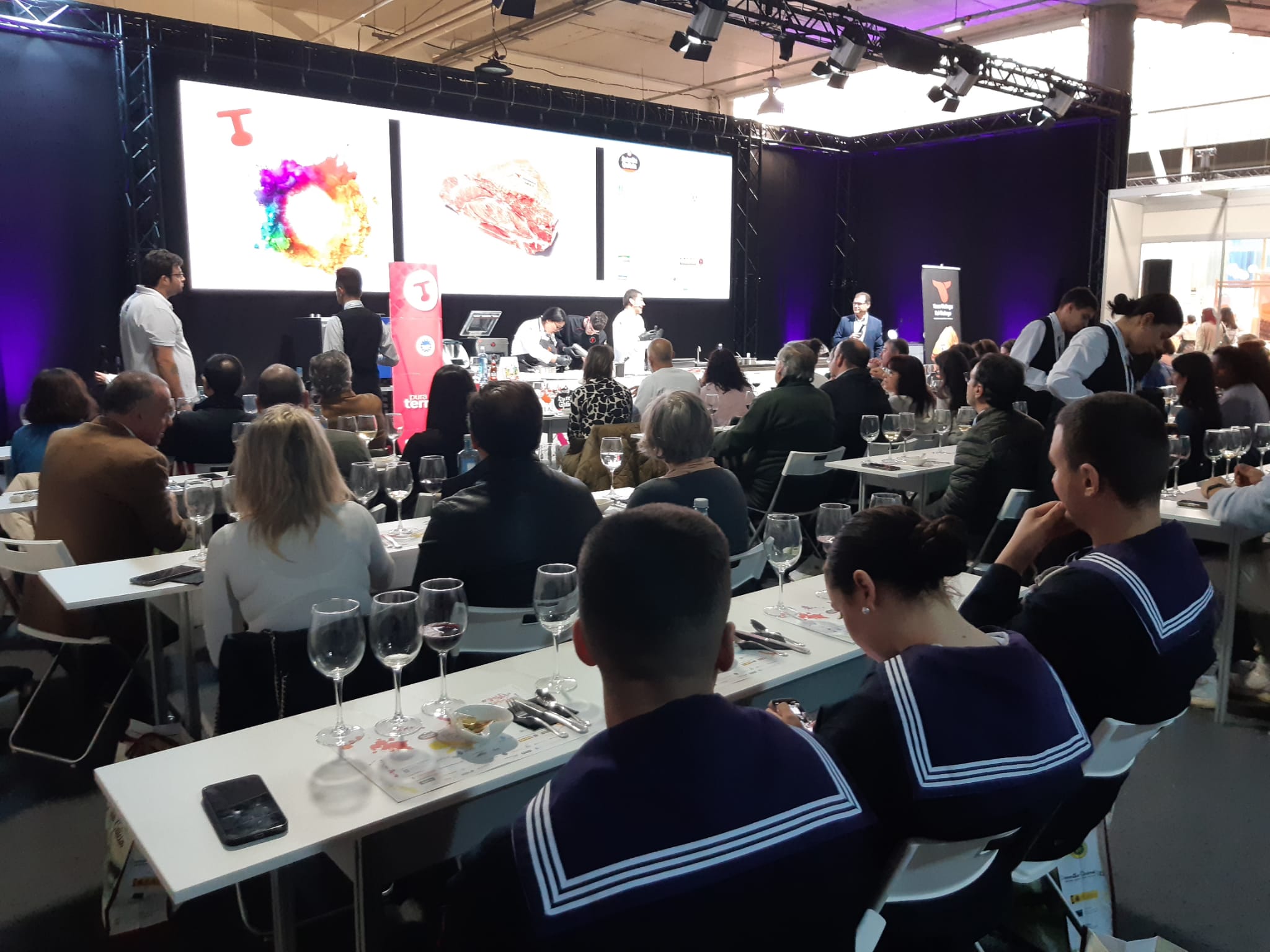 El Fórum Gastronómico vuelve a triunfar exhibiendo lo mejor de los productos de tierra y mar gallegos El Fórum Gastronómico vuelve a triunfar exhibiendo lo mejor de los productos de tierra y mar gallegos