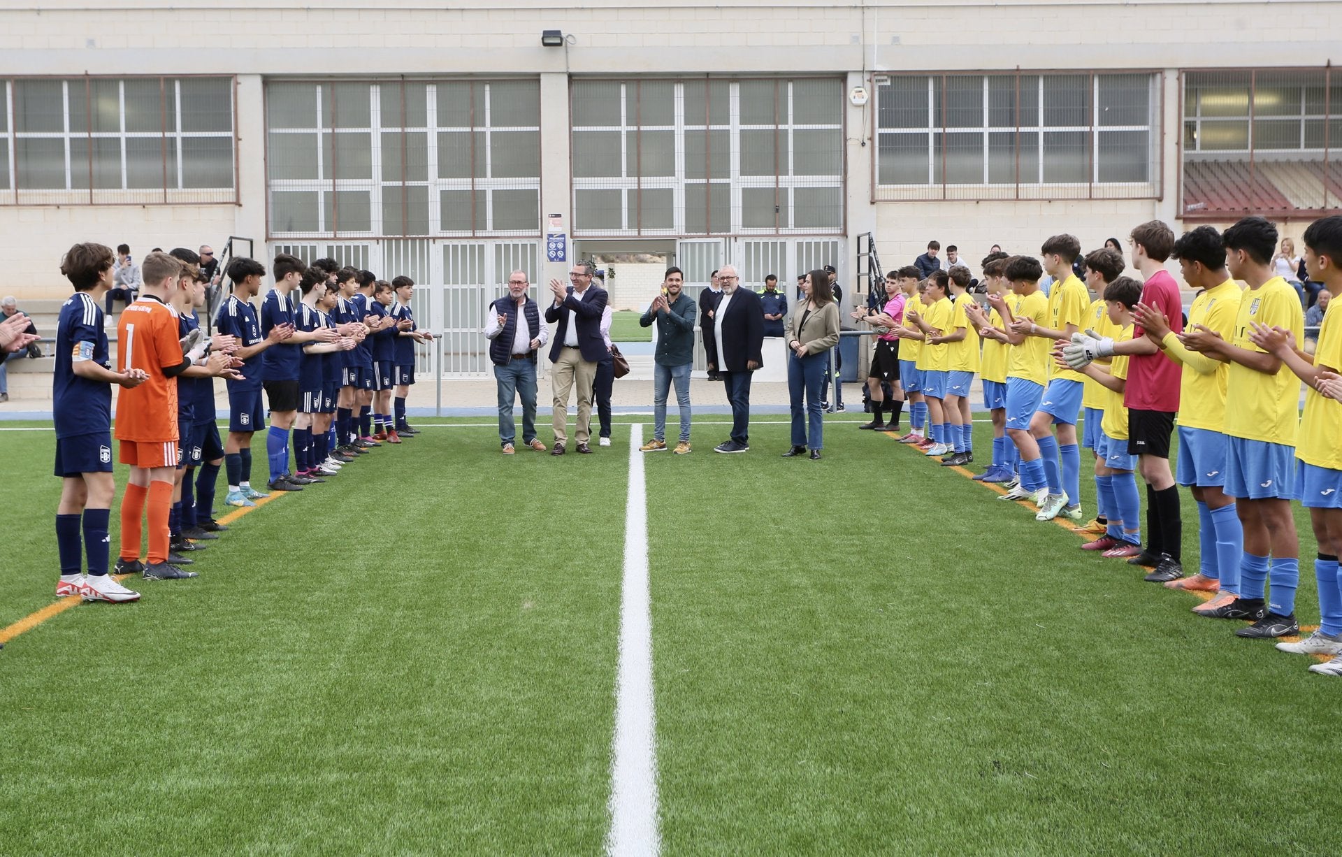 Nuevo césped artificial para el Campo de Fútbol B del Polideportivo 'El Vincle' de El Campello Nuevo césped artificial para el Campo de Fútbol B del Polideportivo 'El Vincle' de El Campello