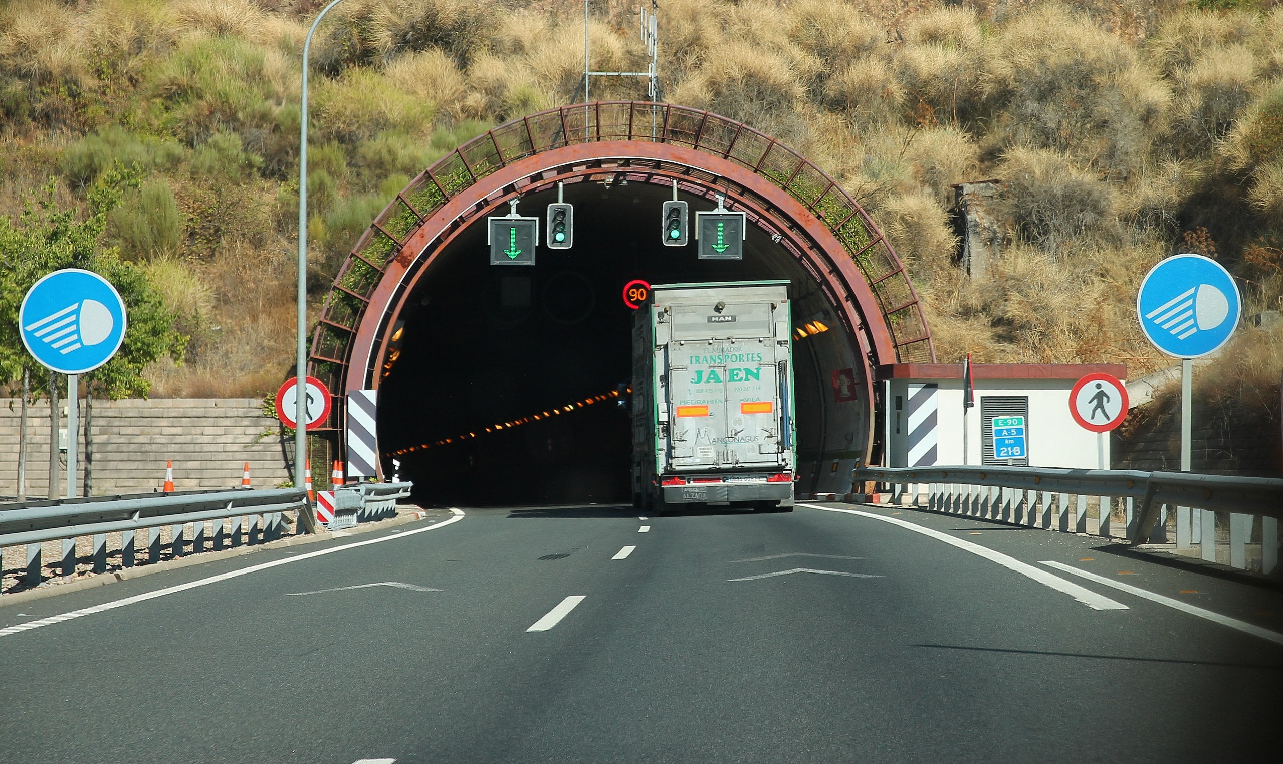 Un simulacro de accidente entre tres vehículos este miércoles en el túnel de Miravete provocará el corte de tráfico durante 6 horas Un simulacro de accidente entre tres vehículos este miércoles en el túnel de Miravete provocará el corte de tráfico durante 6 horas
